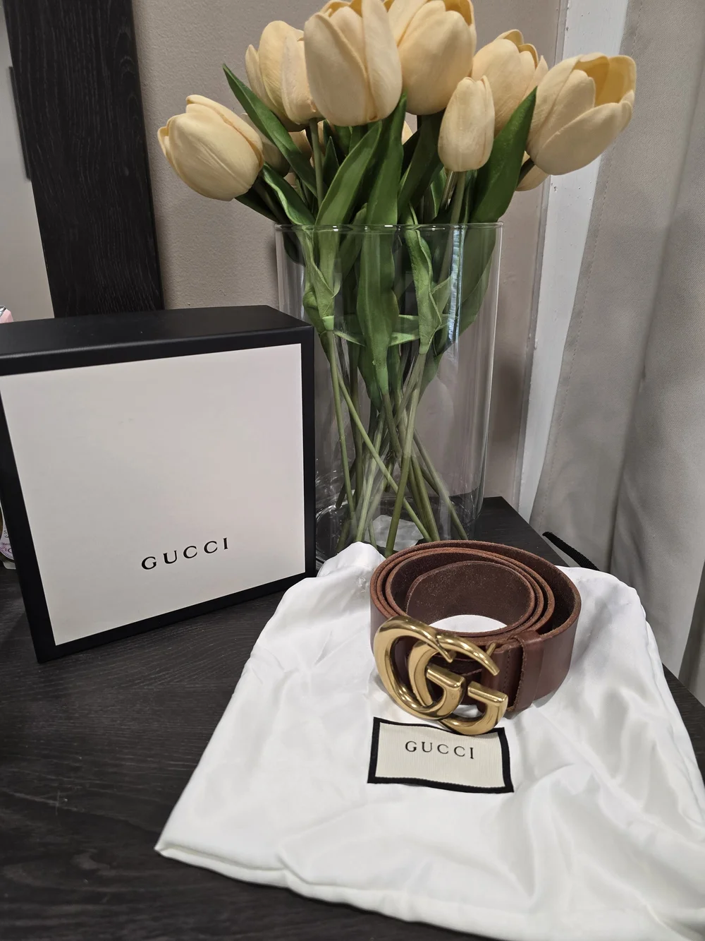 GG GUCCI Logo Brown Leather Belt with Gold Buckle - Picture 2 of 3
